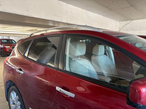 Used 2013 Nissan Rogue SL image 2