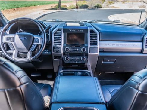 Used 2017 Ford F250 Platinum w/ FX4 Off-Road Package image 9