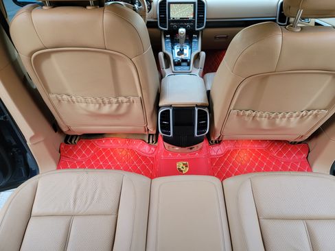 Used 2013 Porsche Cayenne image 22