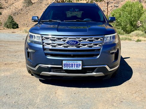 Used 2019 Ford Explorer Limited w/ Class III Trailer Tow Package FWD image 2