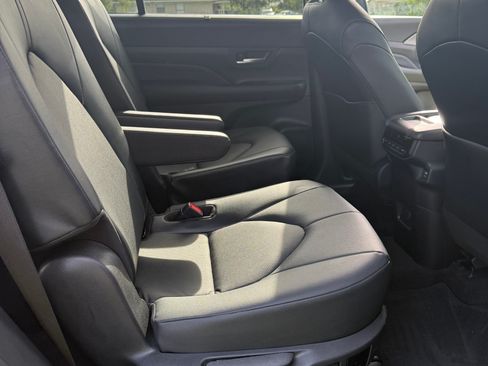 Used 2024 Toyota Grand Highlander FWD image 17