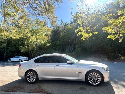 Used 2012 BMW 740i RWD image 1