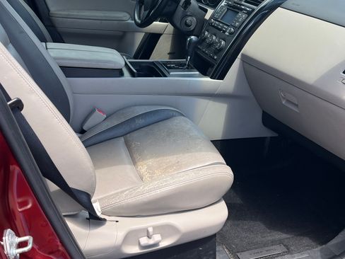 Used 2011 MAZDA CX-9 Touring w/ Moonroof & Bose Audio Pkg FWD image 8