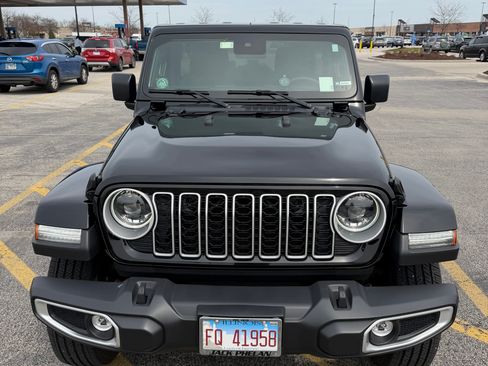 Used 2024 Jeep Wrangler Unlimited Sahara image 1