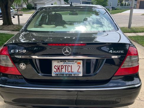Used 2009 Mercedes-Benz E 350 4MATIC Sedan image 8