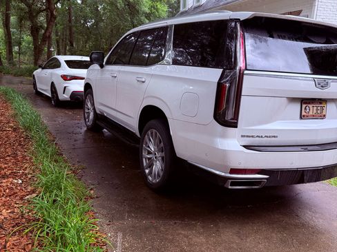 Used 2021 Cadillac Escalade Premium Luxury w/ Performance Package RWD image 6