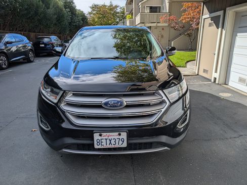 Used 2017 Ford Edge Titanium w/ Equipment Group 301A image 4