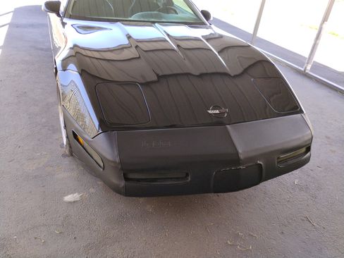 Used 1995 Chevrolet Corvette Coupe image 2
