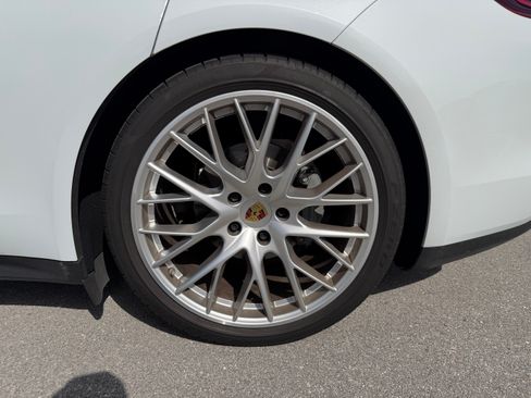 Used 2018 Porsche Panamera 4S AWD/4WD image 17