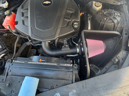 Used 2016 Chevrolet Camaro LT RWD image 11