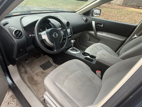 Used 2014 Nissan Rogue S image 4