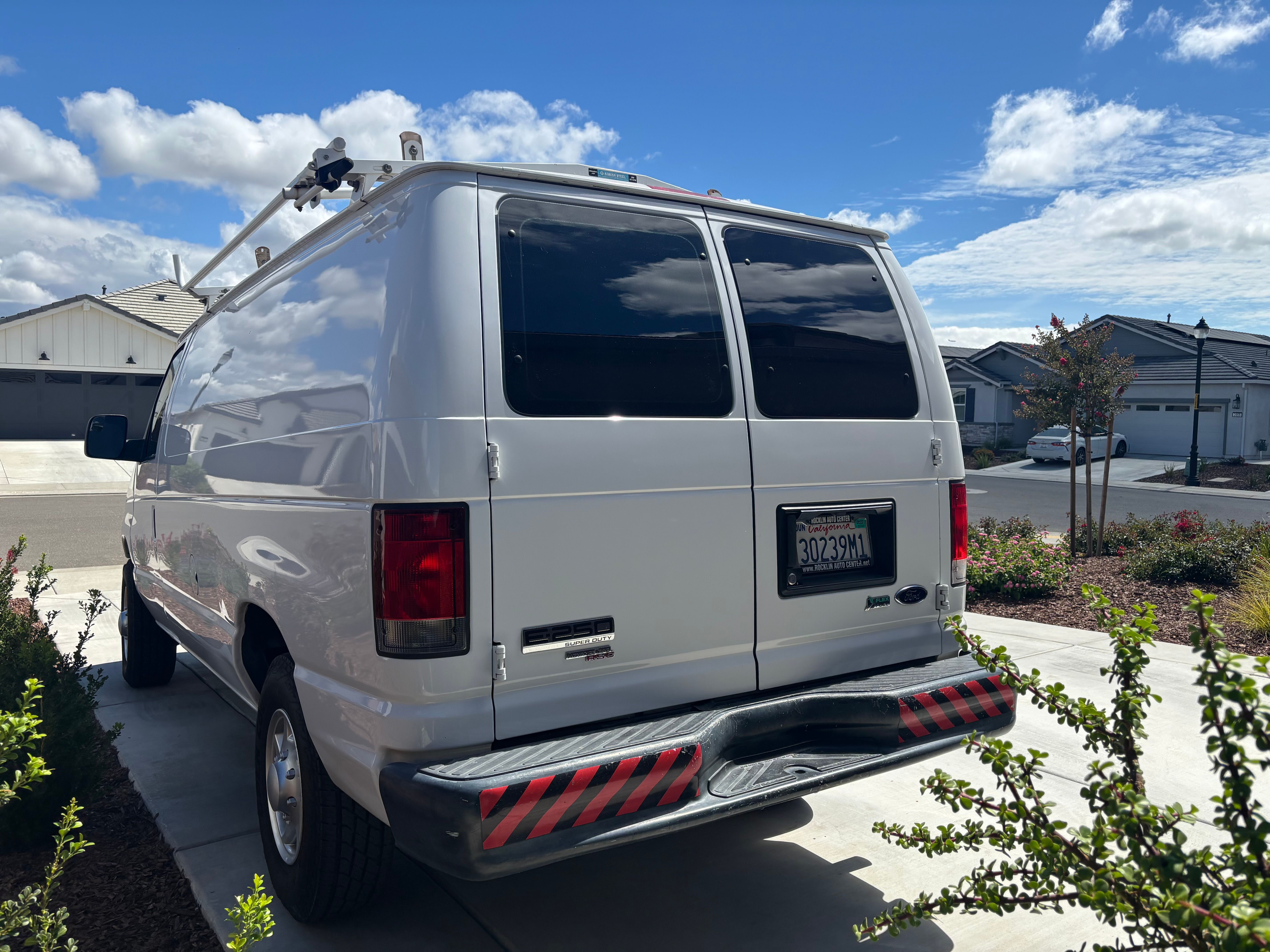 Used 2014 Ford E-250 and Econoline 250 RWD image 5