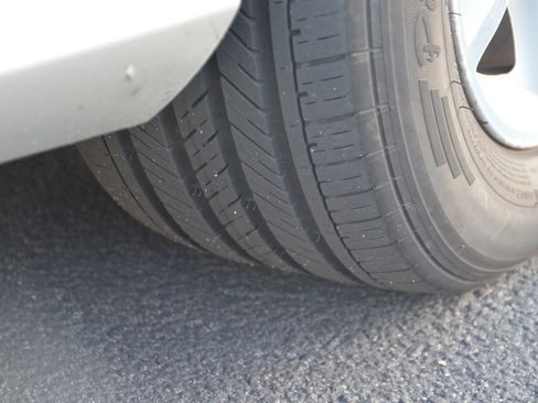 Used 2005 Mercedes-Benz E 320 CDI Sedan image 30