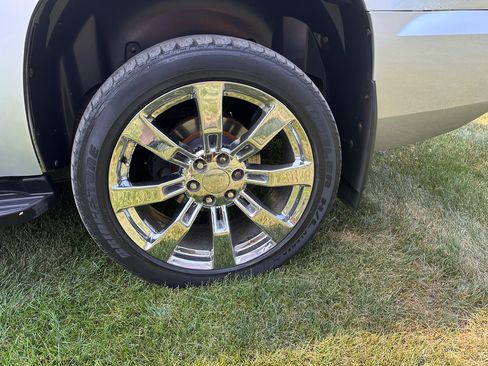 Used 2011 Chevrolet Tahoe LT w/ Luxury Package image 12