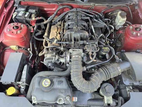 Used 2010 Ford Mustang Convertible image 17