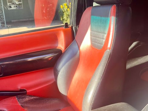 Used 2000 Isuzu VehiCROSS image 11