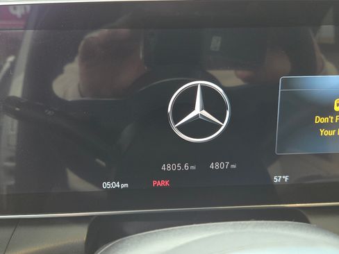 Used 2024 Mercedes-Benz GLC 300 4MATIC image 19