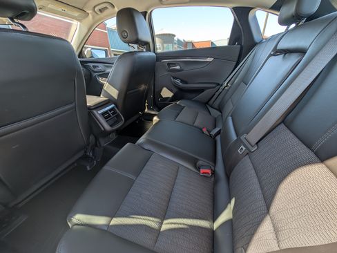 Used 2017 Chevrolet Impala LT image 19