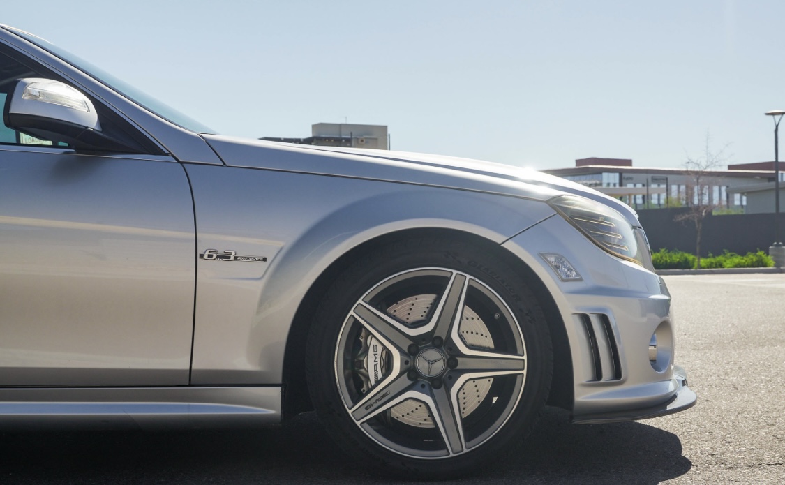 Used 2009 Mercedes-Benz C 63 AMG Sedan image 21