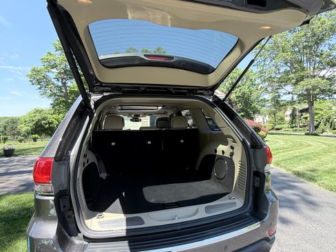 Used 2019 Jeep Grand Cherokee Limited w/ Luxury Group II AWD/4WD image 12