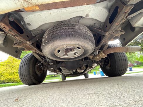 Used 2018 Chevrolet Express 2500 w/ Driver Convenience Package image 19