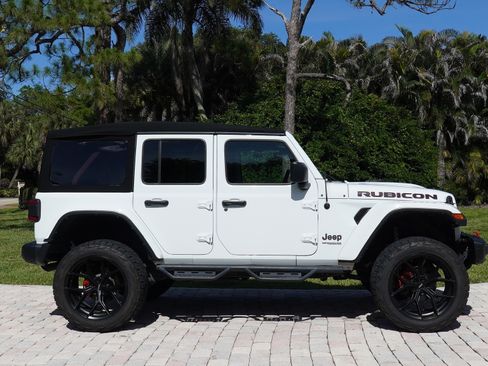 Used 2021 Jeep Wrangler Unlimited Rubicon AWD/4WD image 6