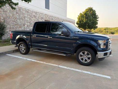 Used 2015 Ford F150 XLT w/ Equipment Group 301A Mid AWD/4WD image 4