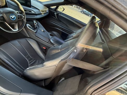 Used 2019 BMW i8 Roadster image 13