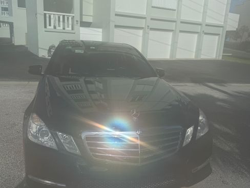 Used 2013 Mercedes-Benz E 350 Sedan image 5