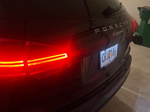 Used 2018 Porsche Cayenne image 6