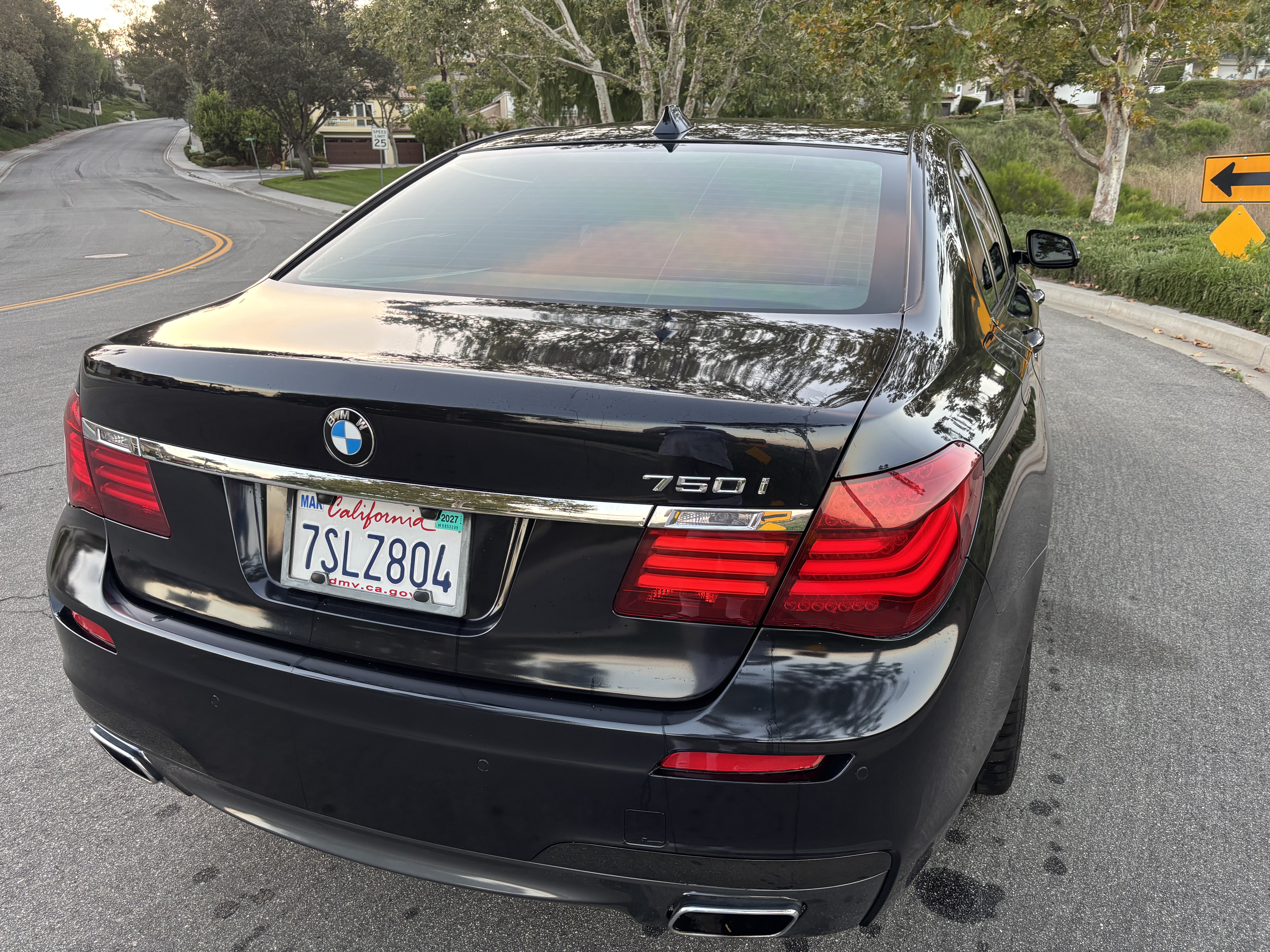 Used 2013 BMW 750i RWD image 6