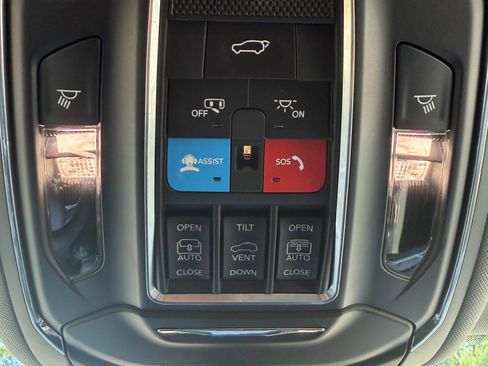 Used 2023 Jeep Grand Cherokee 30th Anniversary AWD/4WD image 19