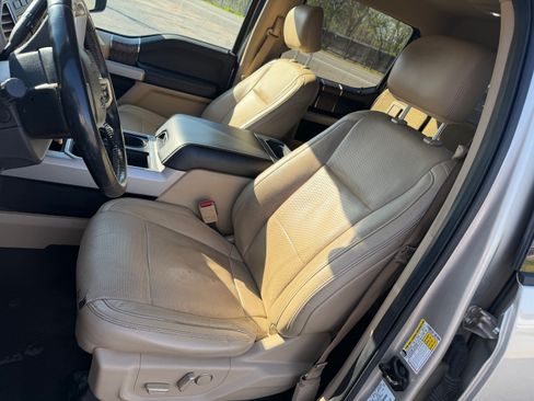 Used 2017 Ford F250 Lariat w/ Lariat Value Package image 16