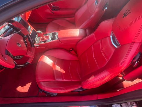 Used 2013 Maserati GranTurismo Sport image 26