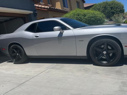 Used 2018 Dodge Challenger R/T RWD image 2