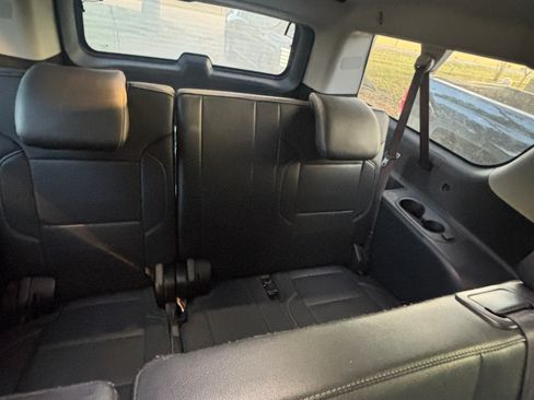 Used 2019 Chevrolet Suburban LT image 6