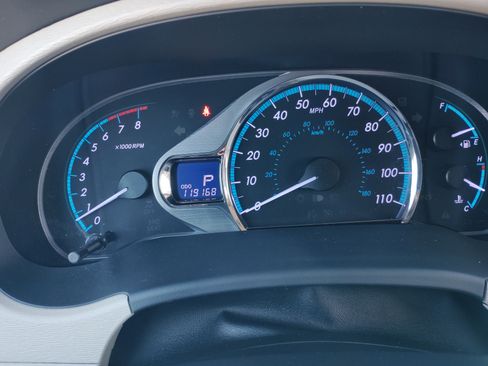 Used 2013 Toyota Sienna XLE image 14