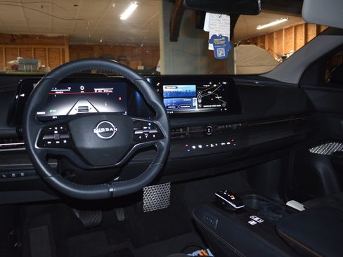 Used 2023 Nissan Ariya FWD image 8