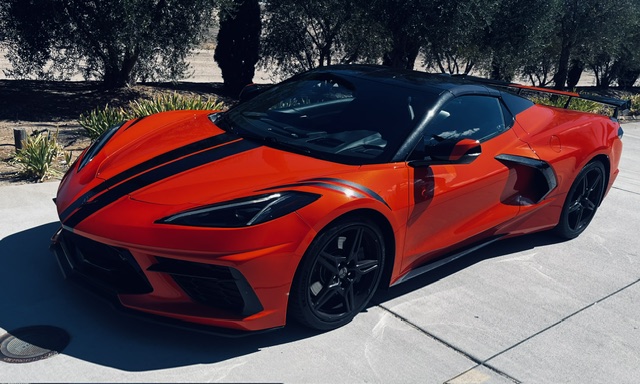Used 2021 Chevrolet Corvette Stingray Premium Conv w/ Z51 Performance Package RWD image 4