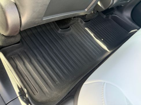 Used 2022 Tesla Model Y Performance image 26