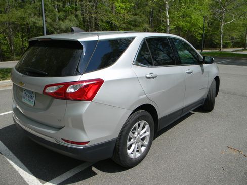 Used 2019 Chevrolet Equinox LT FWD image 8