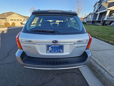 Used 2007 Subaru Outback 2.5i Limited image 6