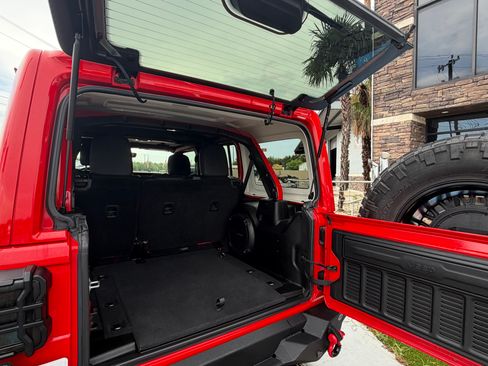 Used 2021 Jeep Wrangler Unlimited Rubicon AWD/4WD image 13