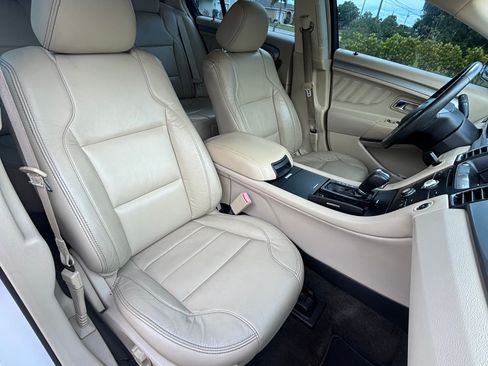Used 2014 Ford Taurus SEL w/ Equipment Group 201A FWD image 16