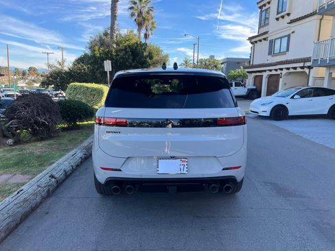 Used 2025 Land Rover Range Rover Sport Dynamic SE image 16