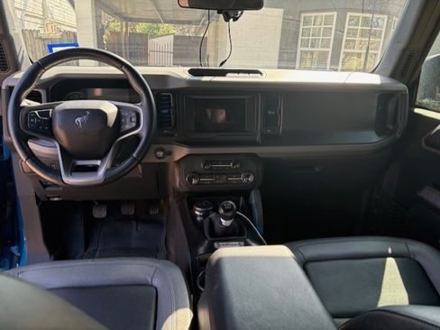 Used 2022 Ford Bronco Black Diamond image 18