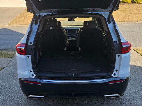 Used 2019 Buick Enclave Essence image 25