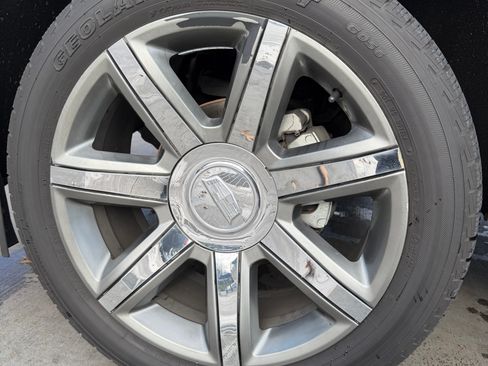 Used 2015 Cadillac Escalade ESV Luxury image 17