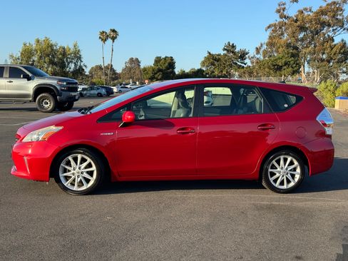 Used 2012 Toyota Prius V Five FWD image 8