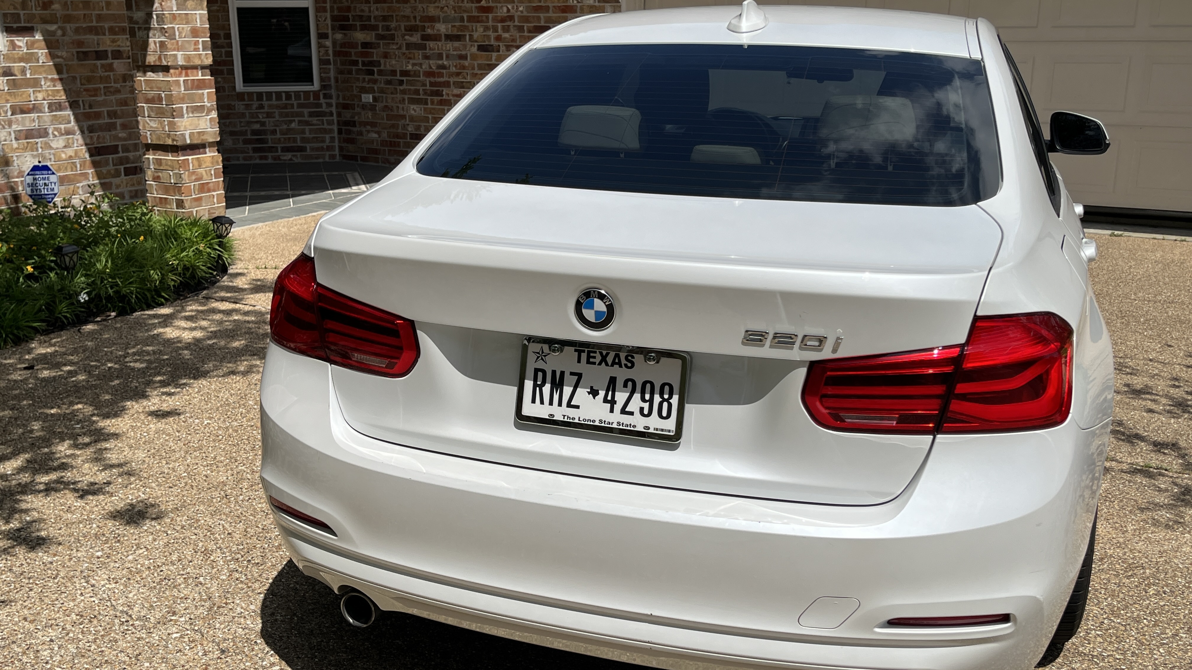 Used 2018 BMW 320i Sedan w/ Convenience Package RWD image 4
